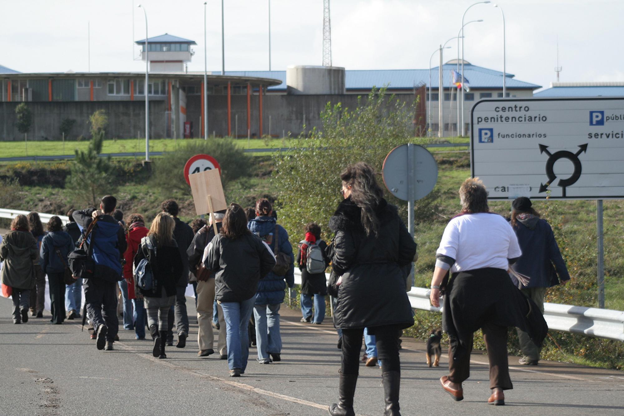 Marcha á cadea da Lama no 2006 contra as mortes baixo custodia, da Comisión de Denuncia da Galiza.